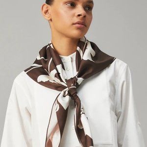 Tory Burch $198 81696 Double Sided Daisy Silk Square Daisy/Summer Pink N…